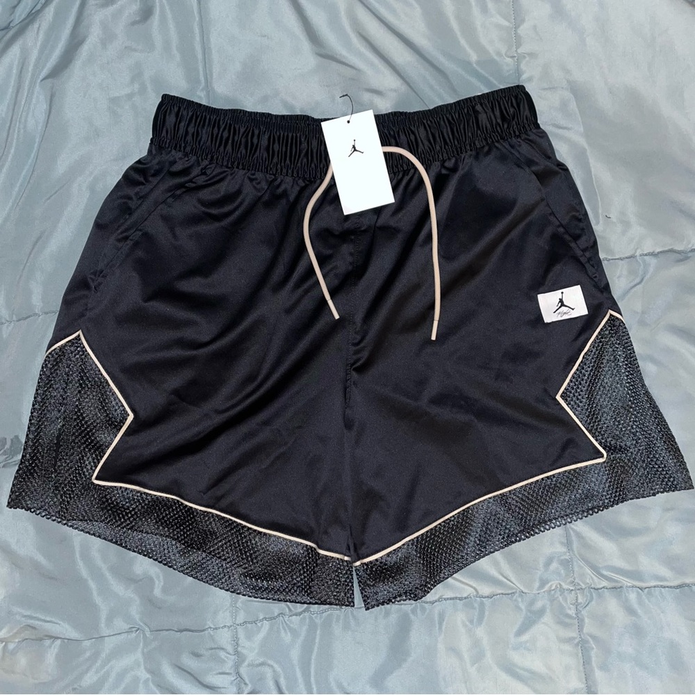 Nike Jordan Women's Essential Diamond Shorts Black DO5041-010 Size Medium